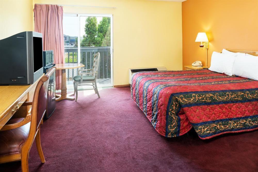 Howard Johnson By Wyndham Spokane Exteriér fotografie